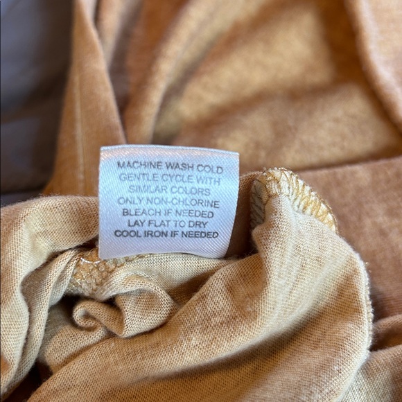 Women's V-Neck Long Sleeve Top - distressed butterscotch - Picture 5 of 6